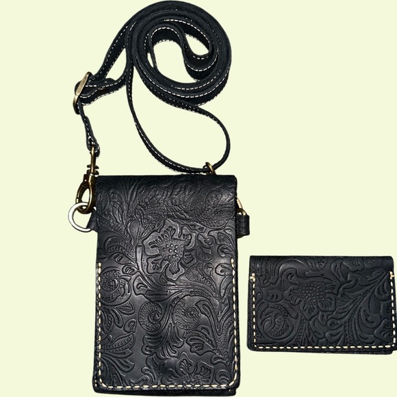 HAND-TOOLED LEATHER PHONE WALLET SET - Picture 1 of 6
